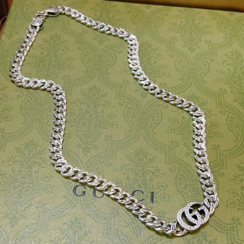 G*u*i necklaces
